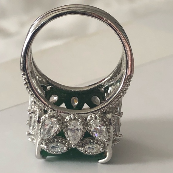 🦚Elegant 925 Silver Ring Green & Clear Stone Sz 9.5🦚 - Picture 6 of 15